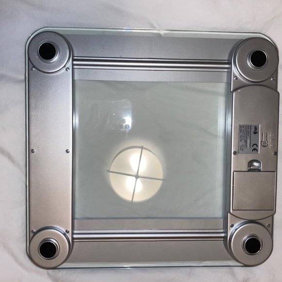 Modern Glass Silver Weight Scale Stylish Like New - Picture 3 of 4